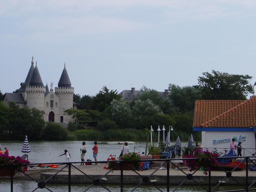 3 Bedrooms Holiday Home Golf Resort Port-Bourgenay Talmont-Saint-Hilaire Szoba fotó