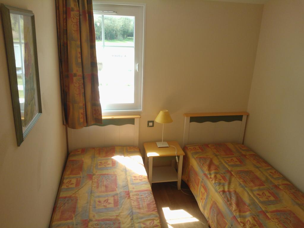 3 Bedrooms Holiday Home Golf Resort Port-Bourgenay Talmont-Saint-Hilaire Szoba fotó